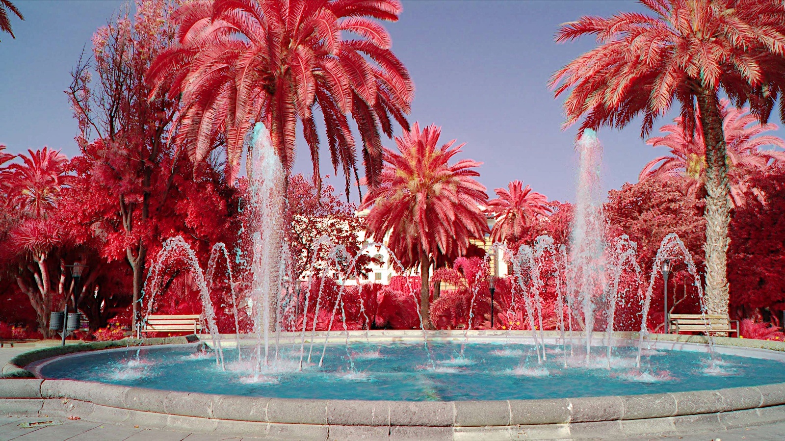 Water fountain in infrared