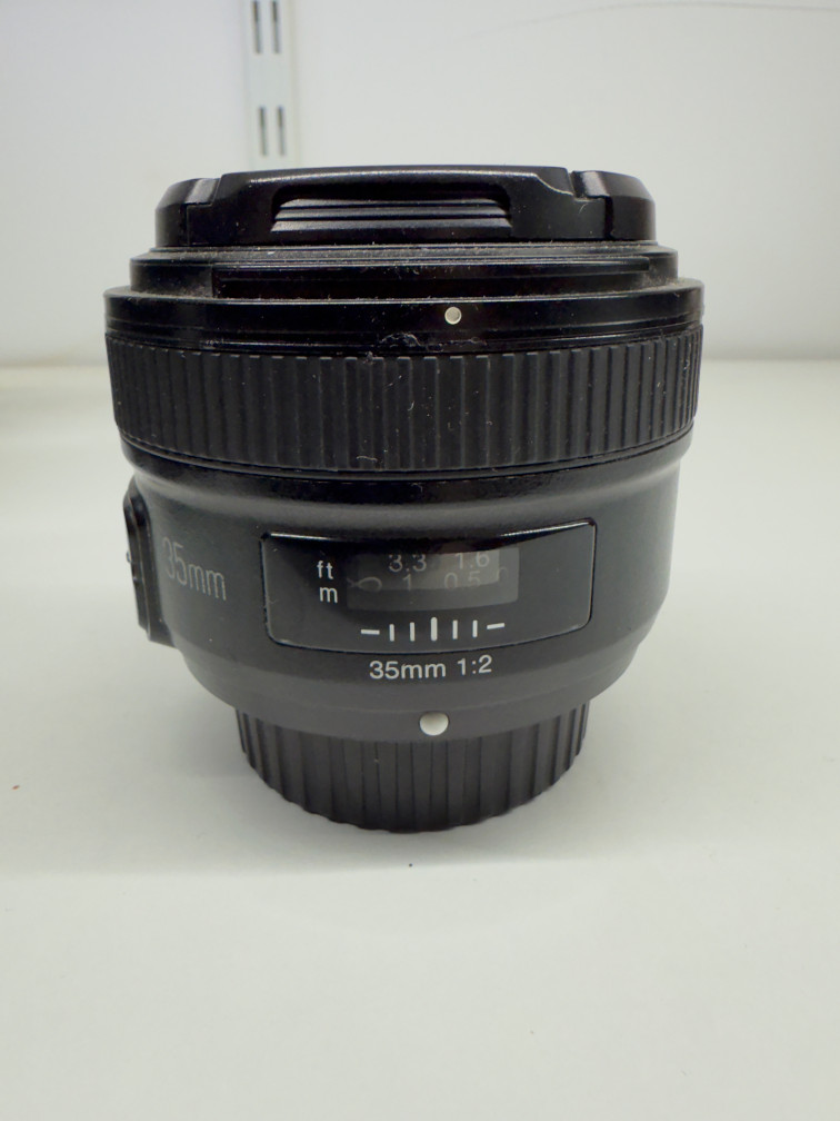 Yongnuo 35mm 1:2